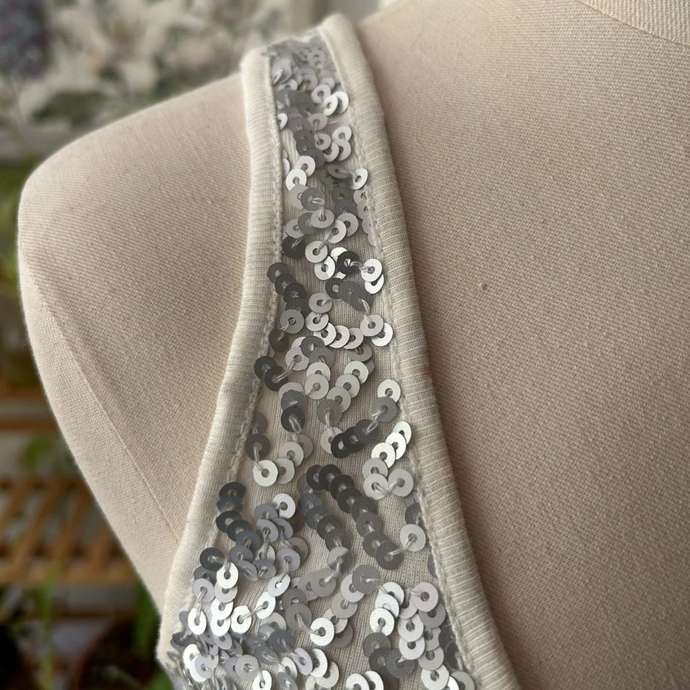 Old navy sequins tank top size XS cream/white and silver all over the front - Picture 8 of 8